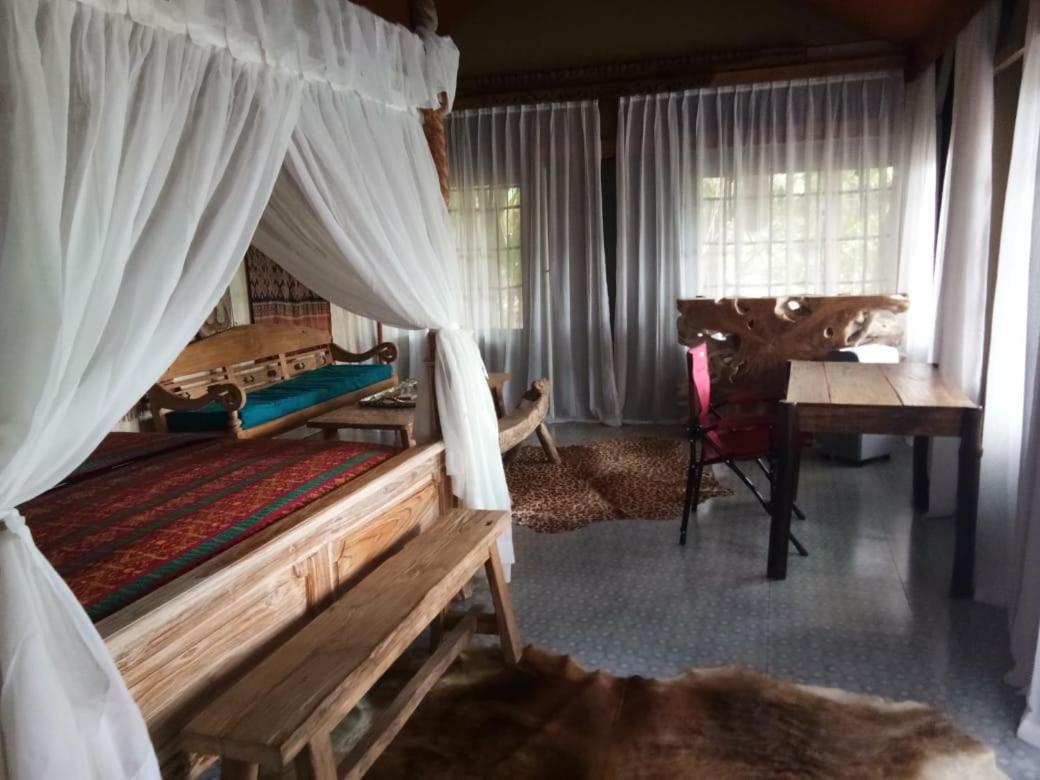 Sang Giri Mountain Tent Resort ジャティルウィ エクステリア 写真