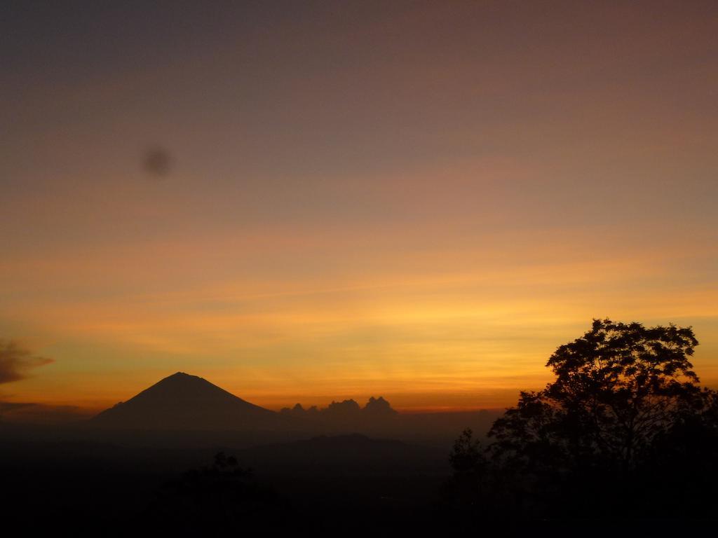 Sang Giri Mountain Tent Resort ジャティルウィ エクステリア 写真