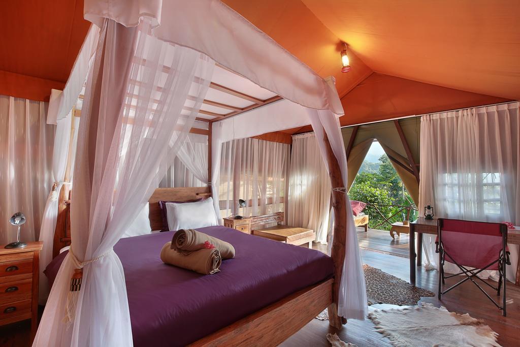 Sang Giri Mountain Tent Resort ジャティルウィ エクステリア 写真